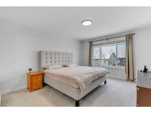 628 Legacy Woods Circle Se, Calgary, AB - Indoor Photo Showing Bedroom