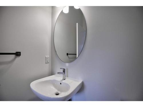 97 Legacy Reach Circle Se, Calgary, AB - Indoor Photo Showing Bathroom