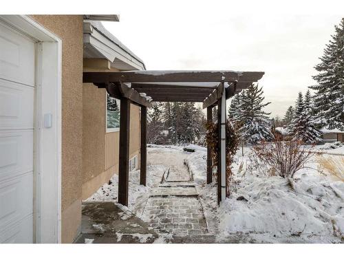 4236 Chippewa Road Nw, Calgary, AB - Outdoor