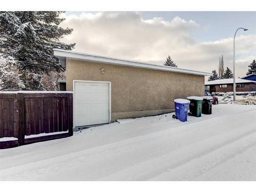 4236 Chippewa Road Nw, Calgary, AB - Outdoor