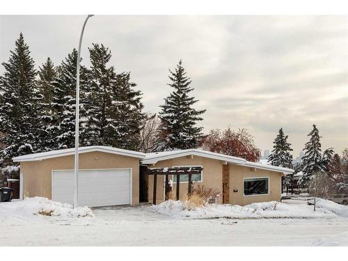 4236 Chippewa Road Nw, Calgary, AB - Outdoor