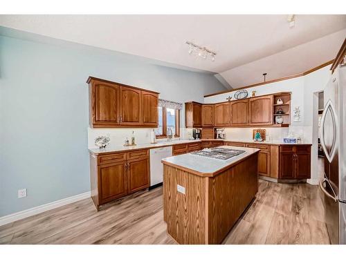 99 Hampshire Close Nw, Calgary, AB - Indoor Photo Showing Kitchen