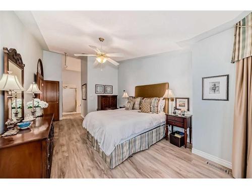 99 Hampshire Close Nw, Calgary, AB - Indoor Photo Showing Bedroom