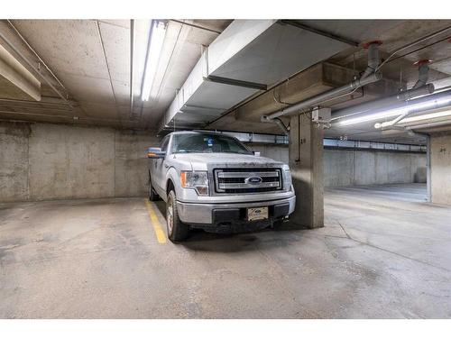 3420-1620 70 Street Se, Calgary, AB - Indoor Photo Showing Garage