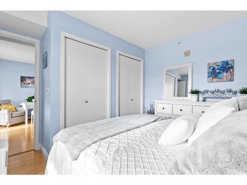 3420-1620 70 Street Se, Calgary, AB - Indoor Photo Showing Bedroom