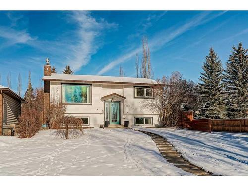 8460 61 Avenue Nw, Calgary, AB - Outdoor