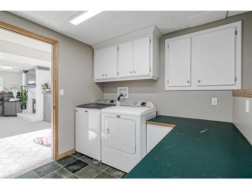 8460 61 Avenue Nw, Calgary, AB - Indoor Photo Showing Laundry Room