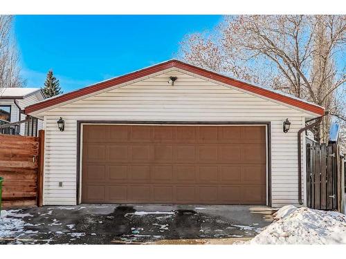 8460 61 Avenue Nw, Calgary, AB - Outdoor With Exterior