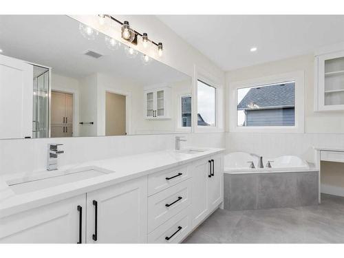 710 Mandalay Boulevard, Carstairs, AB - Indoor Photo Showing Bathroom