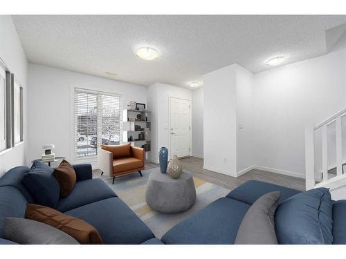 111 Auburn Bay Street Se, Calgary, AB - Indoor Photo Showing Other Room