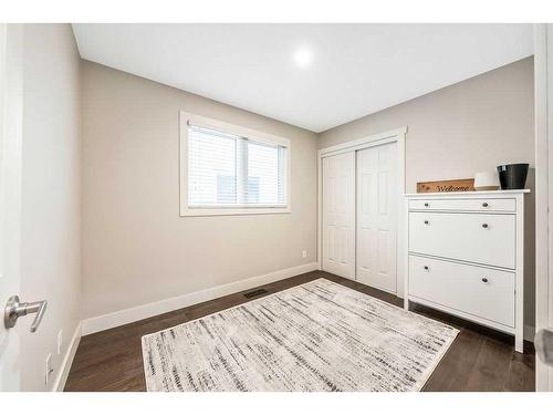 27 Deermoss Bay Se, Calgary, AB - Indoor Photo Showing Other Room