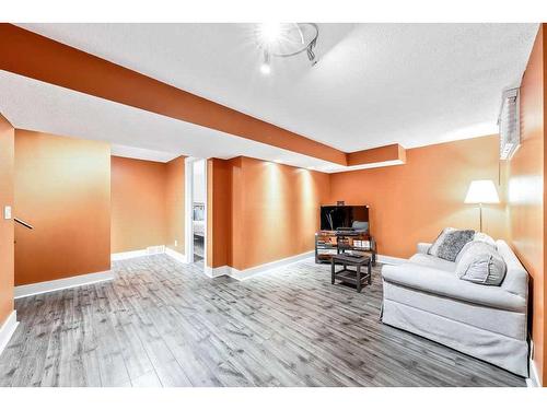 27 Deermoss Bay Se, Calgary, AB - Indoor