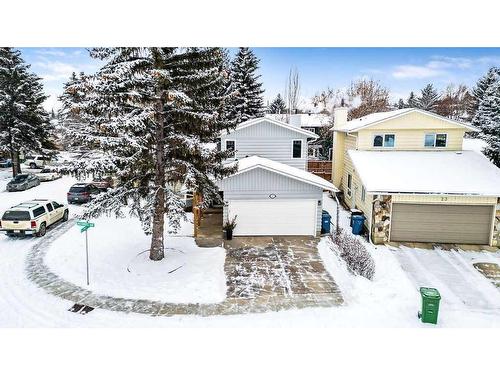 27 Deermoss Bay Se, Calgary, AB - Outdoor