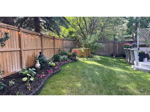 27 Deermoss Bay Se, Calgary, AB - Outdoor With Backyard