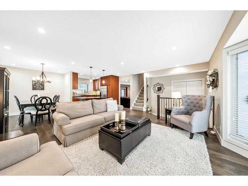 27 Deermoss Bay Se, Calgary, AB - Indoor Photo Showing Living Room