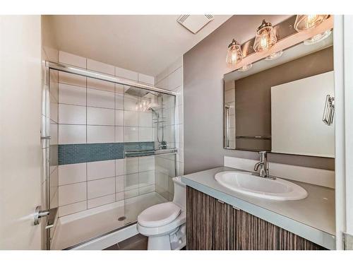 603-788 12 Avenue Sw, Calgary, AB - Indoor Photo Showing Bathroom