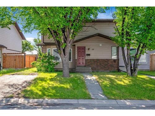 69 Castleglen Road Ne, Calgary, AB - Outdoor