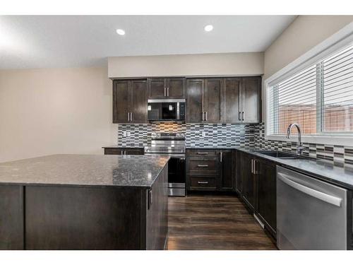 833 Nolan Hill Boulevard Nw, Calgary, AB - Indoor Photo Showing Kitchen With Double Sink With Upgraded Kitchen