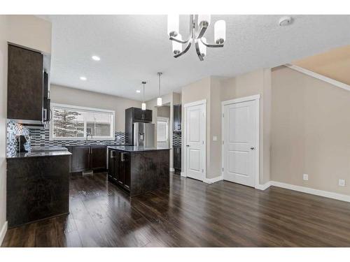 833 Nolan Hill Boulevard Nw, Calgary, AB - Indoor Photo Showing Kitchen