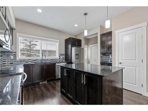 833 Nolan Hill Boulevard Nw, Calgary, AB - Indoor Photo Showing Kitchen With Upgraded Kitchen