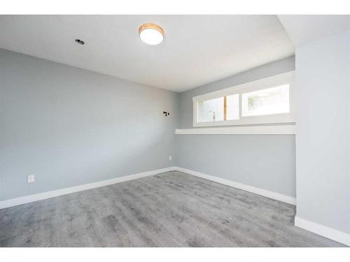 808 Mcneill Road Ne, Calgary, AB - Indoor Photo Showing Other Room