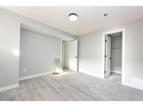 808 Mcneill Road Ne, Calgary, AB - Indoor Photo Showing Other Room