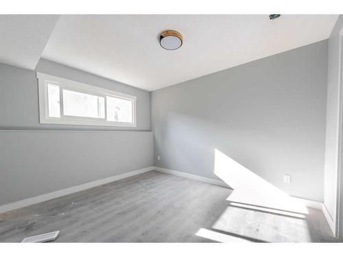 808 Mcneill Road Ne, Calgary, AB - Indoor Photo Showing Other Room