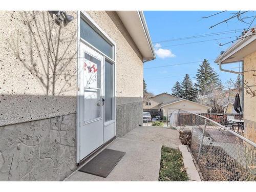 110 Hunterbrook Place Nw, Calgary, AB - Outdoor With Exterior