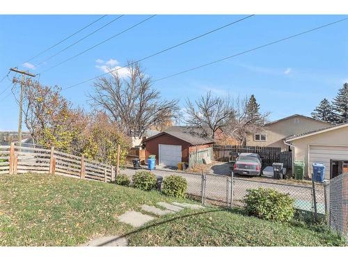 110 Hunterbrook Place Nw, Calgary, AB - Outdoor