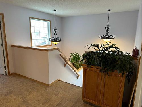 166 Cimarron Park Circle, Okotoks, AB - Indoor Photo Showing Other Room