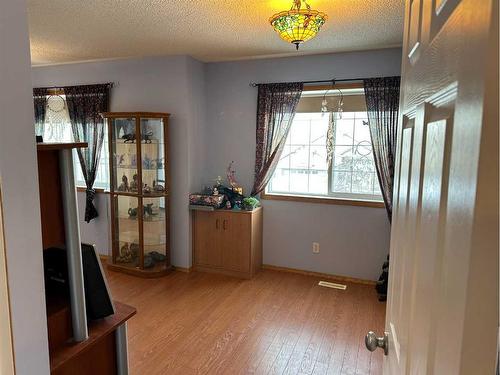 166 Cimarron Park Circle, Okotoks, AB - Indoor Photo Showing Other Room