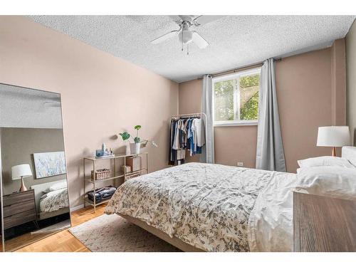 378-1620 8 Avenue Nw, Calgary, AB - Indoor Photo Showing Bedroom