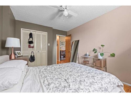 378-1620 8 Avenue Nw, Calgary, AB - Indoor Photo Showing Bedroom