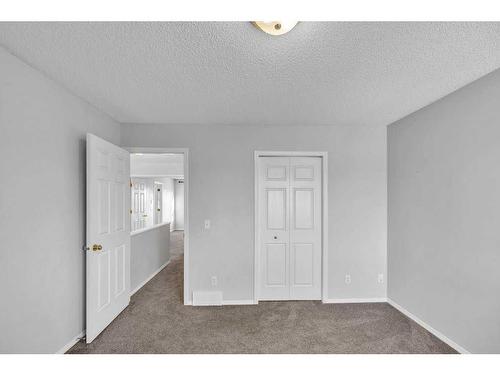 256 Oakmere Place, Chestermere, AB - Indoor