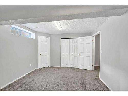 256 Oakmere Place, Chestermere, AB - Indoor Photo Showing Other Room