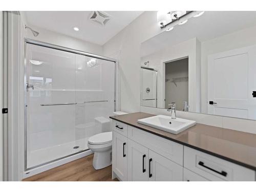 45 Lucas Way Nw, Calgary, AB - Indoor Photo Showing Bathroom