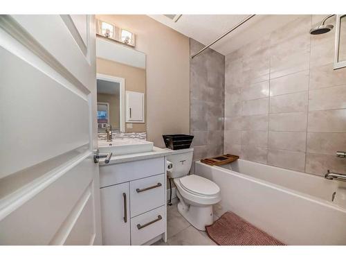 4 Quarry Lane Se, Calgary, AB - Indoor Photo Showing Bathroom