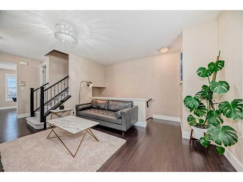 4 Quarry Lane Se, Calgary, AB - Indoor Photo Showing Living Room