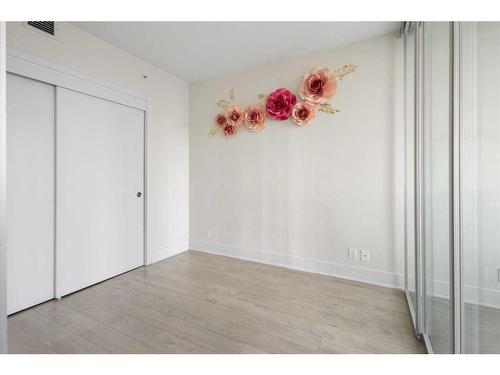 2607-901 10 Avenue Sw, Calgary, AB - Indoor Photo Showing Other Room