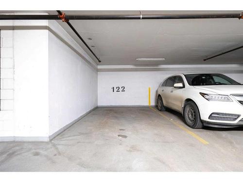 2607-901 10 Avenue Sw, Calgary, AB - Indoor Photo Showing Garage