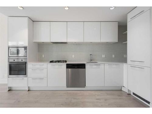 2607-901 10 Avenue Sw, Calgary, AB - Indoor Photo Showing Kitchen