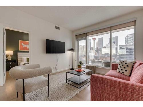 1008-1320 1 Street Se, Calgary, AB - Indoor Photo Showing Living Room