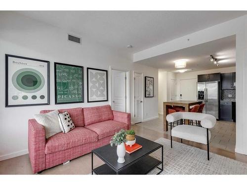 1008-1320 1 Street Se, Calgary, AB - Indoor Photo Showing Living Room