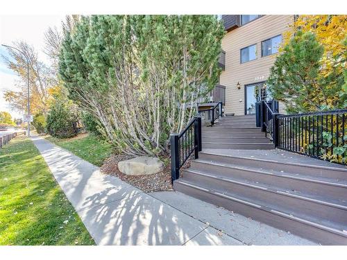 1-3519 49 Street Nw, Calgary, AB - Outdoor