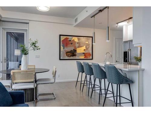 1709-1320 1 Street Se, Calgary, AB - Indoor Photo Showing Dining Room