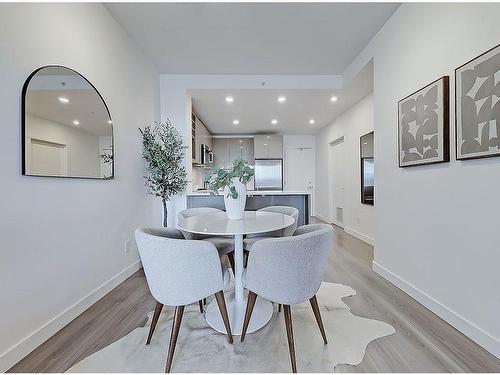 403-301 10 Street Nw, Calgary, AB - Indoor Photo Showing Dining Room