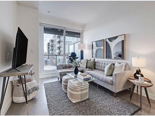 403-301 10 Street Nw, Calgary, AB - Indoor Photo Showing Living Room