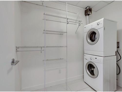 403-301 10 Street Nw, Calgary, AB - Indoor Photo Showing Laundry Room