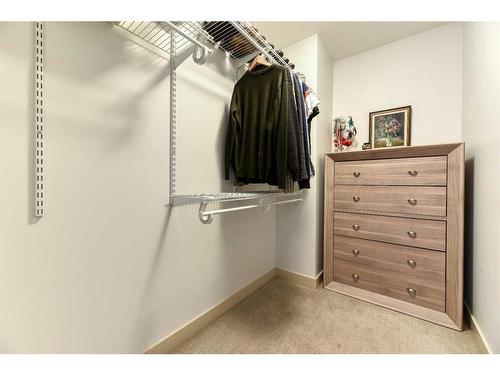 3651 77 Street Nw, Calgary, AB - Indoor With Storage