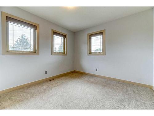 3651 77 Street Nw, Calgary, AB - Indoor Photo Showing Other Room